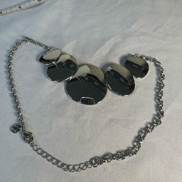 Abstract mirror disc necklace - Picture 4 of 5